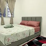 Cozy 3 Rooms , Klcc View , 100 Mbps Wifi , Netflix By Noon\'S Homestay