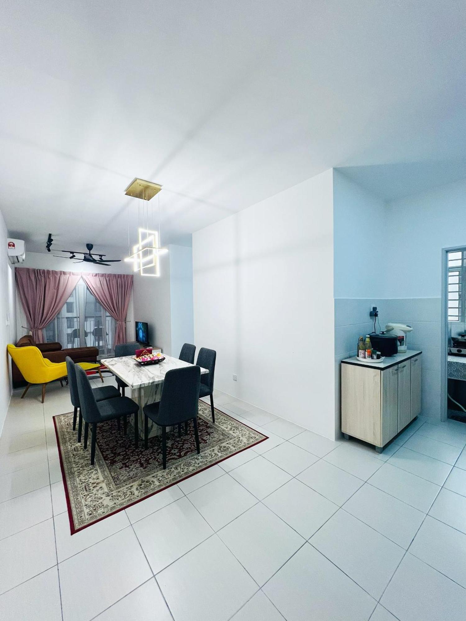 Pangsapuri Cozy 3 , Klcc View , 100 Mbps Wifi , Netflix By Noon's